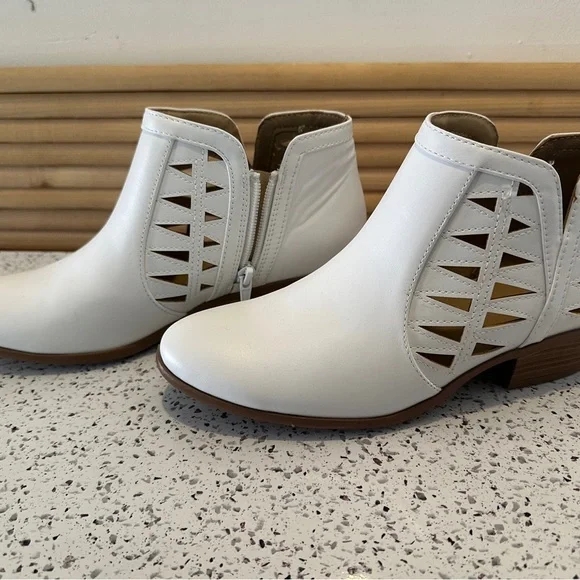 Soda White Ankle Booties with Cutout Design - Picture 2 of 6